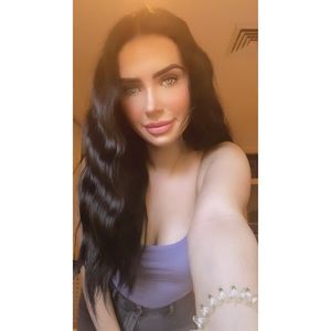 Meet your Posher, Holly